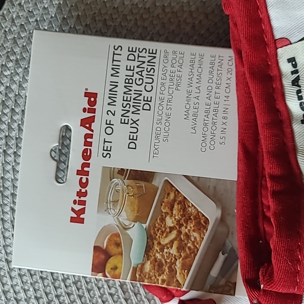KitchenAid Mini Mitts - Picture 3 of 7